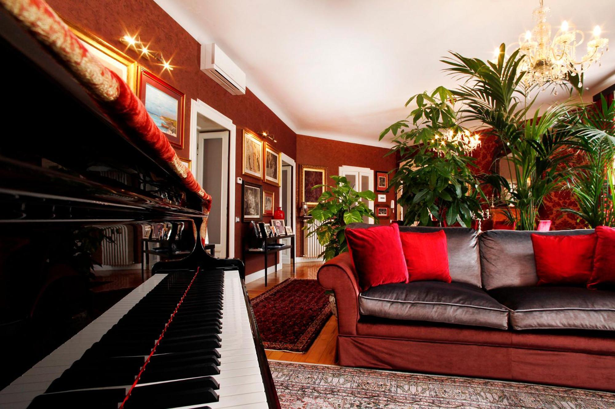Luxury Room In Central Art Nouveau Building Next To Metro Station Milano Exteriör bild