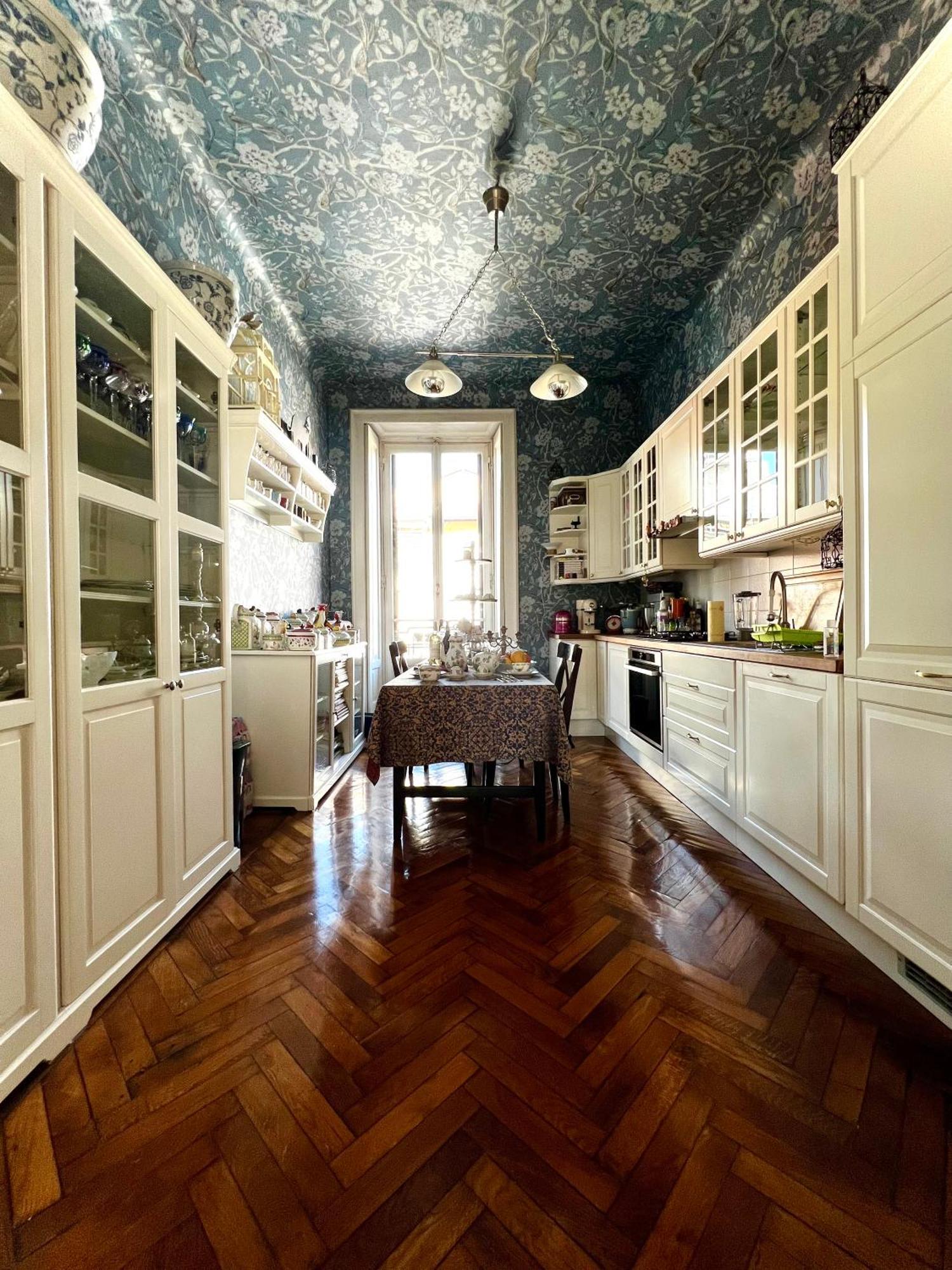 Luxury Room In Central Art Nouveau Building Next To Metro Station Milano Exteriör bild